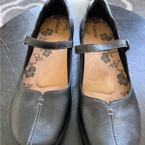 Taos Footwear Black Mary Jane Strap Flat - Picture 4 of 12